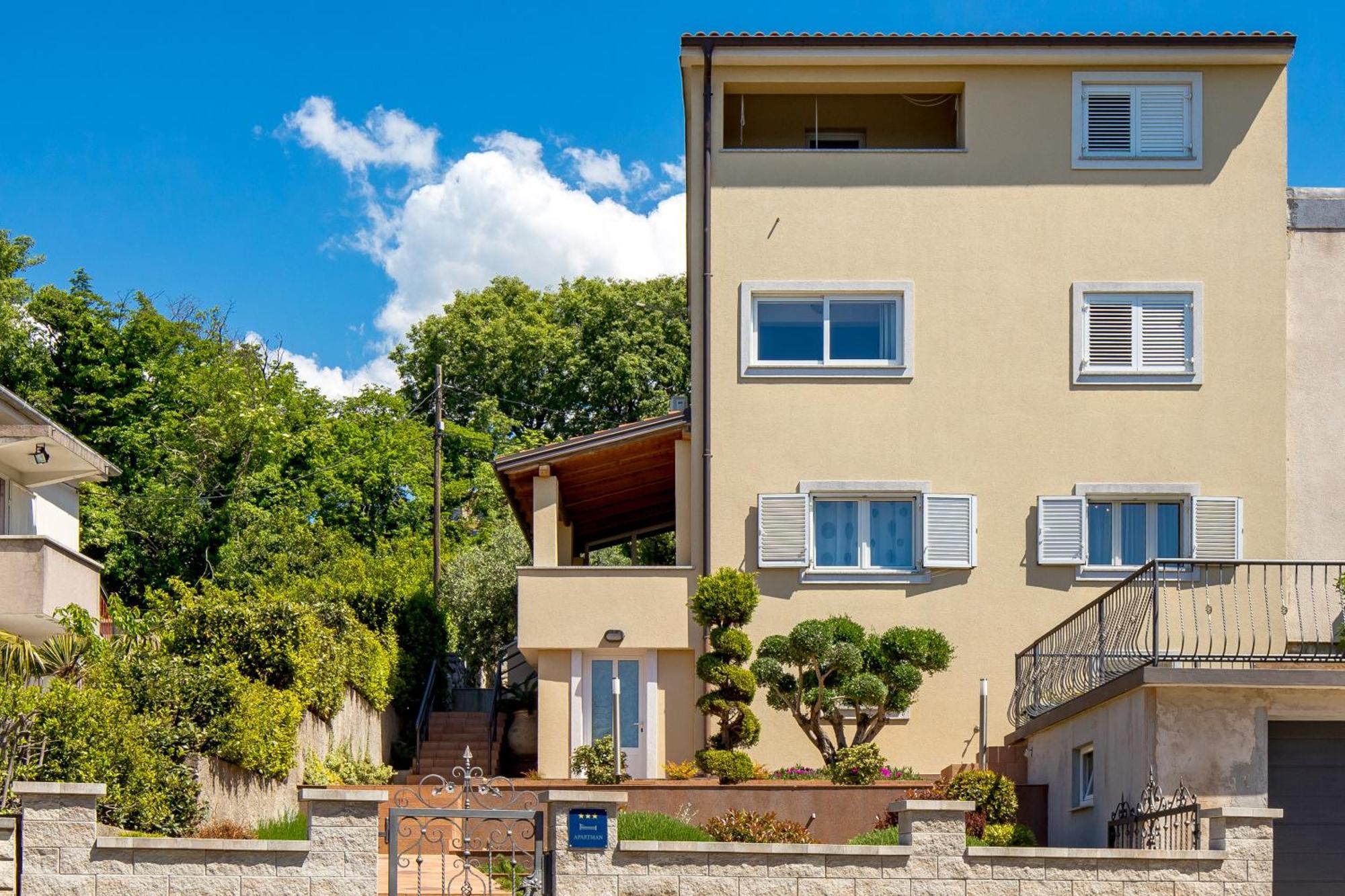 Mladenka Apartment Kraljevica Exterior foto